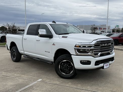 Used 2025 RAM 2500 Laramie image 2