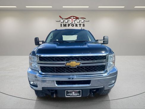Used 2013 Chevrolet Silverado 2500 LT w/ Interior Plus Package AWD/4WD image 8