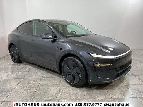 Used 2026 Tesla Model Y Long Range image 7