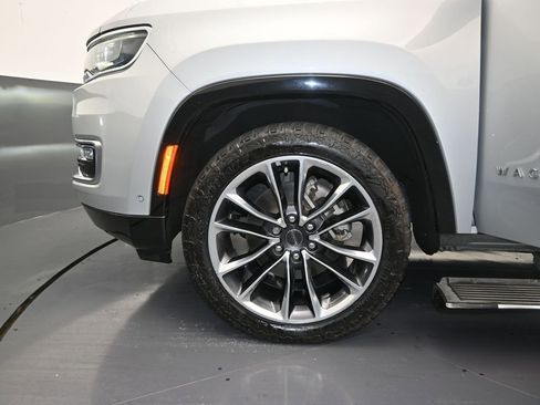 Used 2022 Jeep Wagoneer Series III w/ Premium Group I image 13