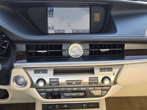 Used 2013 Lexus ES 350 w/ Luxury Pkg image 17