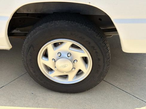 Used 2013 Ford E-150 and Econoline 150 w/ PWR Group RWD image 5