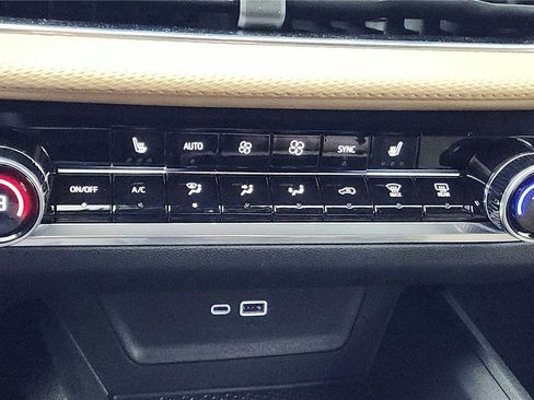 Used 2026 Chevrolet Equinox ACTIV FWD image 32