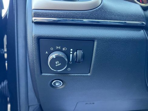 Used 2015 Jeep Grand Cherokee Limited w/ Luxury Group II AWD/4WD image 29