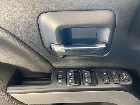 Used 2018 Chevrolet Silverado 1500 LT w/ Redline Edition image 8