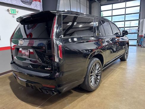 Used 2023 Cadillac Escalade ESV V image 42