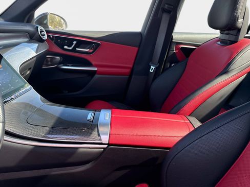 Used 2025 Mercedes-Benz GLC 43 AMG 4MATIC image 23