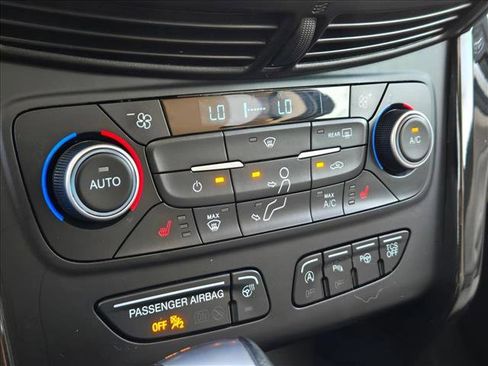 Used 2018 Ford Escape Titanium w/ Ford Safe & Smart Package image 15