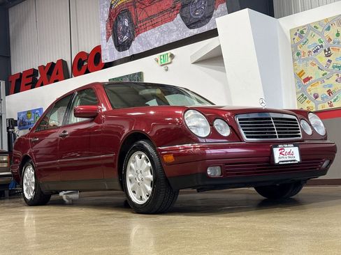 Used 1999 Mercedes-Benz E 320 Sedan image 36