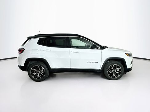 Used 2025 Jeep Compass Limited AWD/4WD image 10