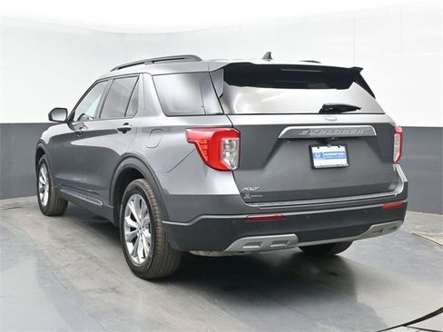 Used 2024 Ford Explorer XLT w/ Equipment Group 202A image 7
