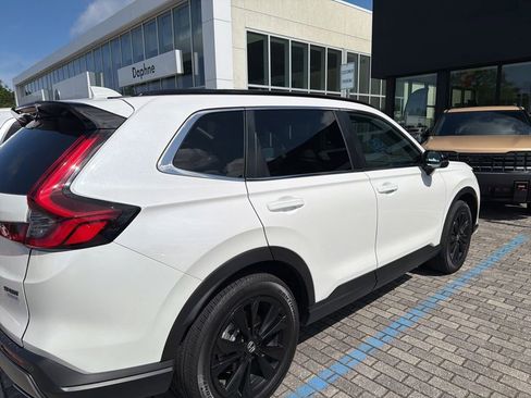Used 2024 Honda CR-V Sport Touring image 7