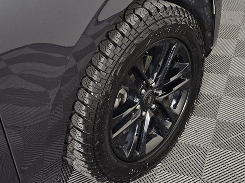 Used 2024 Ford Expedition XLT image 7