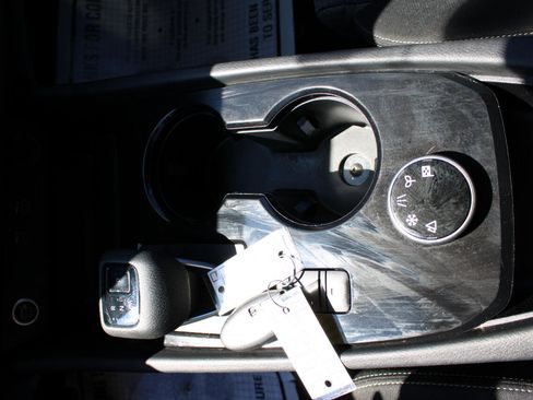 Used 2021 Nissan Rogue SV image 25