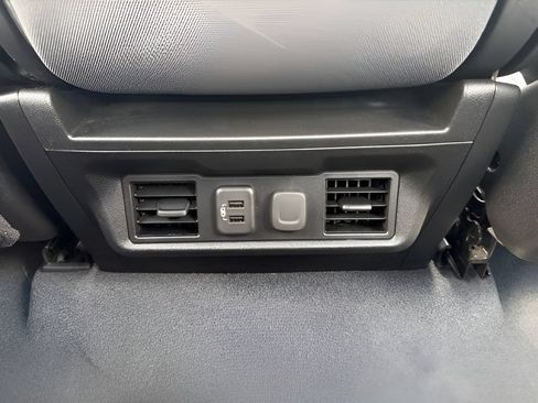 Used 2021 Chevrolet Silverado 1500 LT AWD/4WD image 25