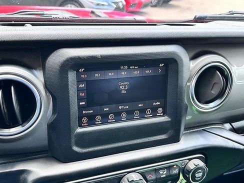 Used 2019 Jeep Wrangler Unlimited Sahara AWD/4WD image 21