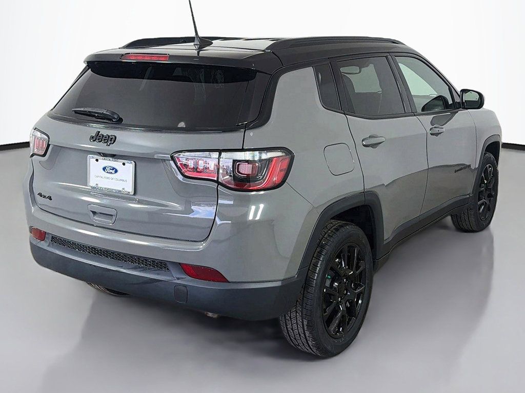 Used 2023 Jeep Compass Latitude AWD/4WD image 7