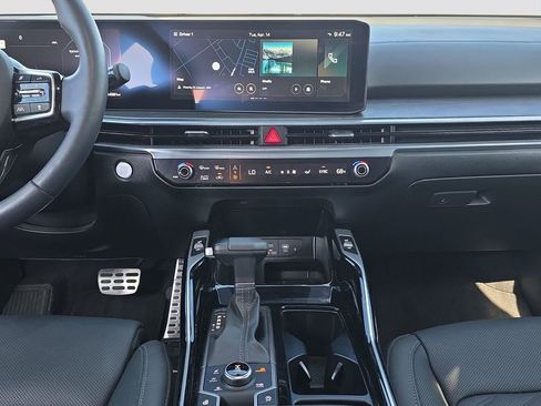 Used 2025 Kia Sorento SX Prestige image 14