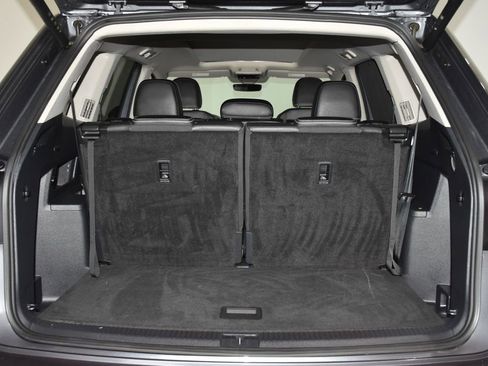 Used 2025 Volkswagen Atlas SE FWD image 32