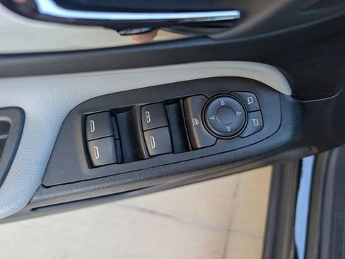 Used 2024 Chevrolet Equinox LS w/ LS Convenience Package FWD image 19