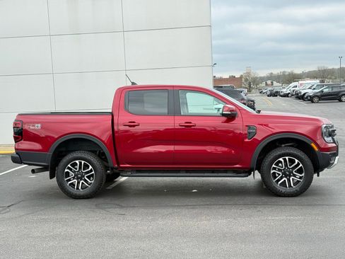Used 2025 Ford Ranger Lariat w/ FX4 Off-Road Package AWD/4WD image 2