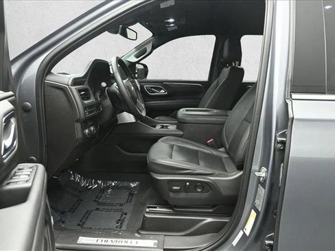 Used 2021 Chevrolet Suburban LT RWD image 9