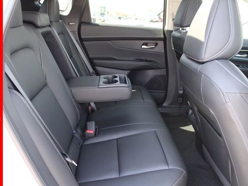 New 2025 Nissan Murano SL image 16