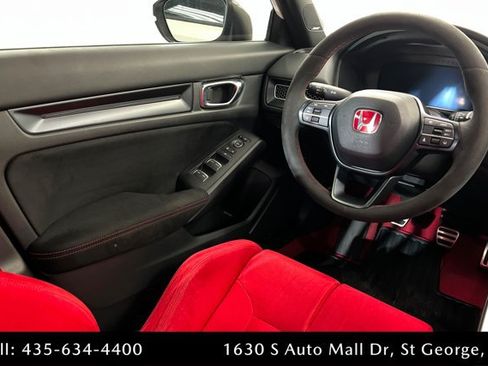 Used 2025 Honda Civic Type R image 11