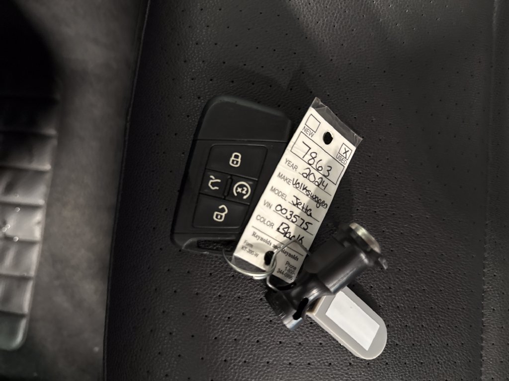 Used 2024 Volkswagen Jetta SE FWD image 23