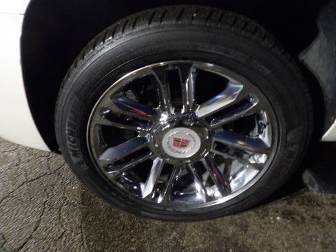 Used 2013 Cadillac Escalade ESV Platinum image 5