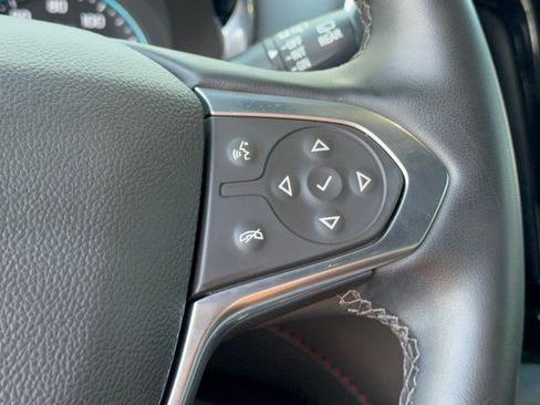 Used 2023 Chevrolet Traverse RS FWD image 19