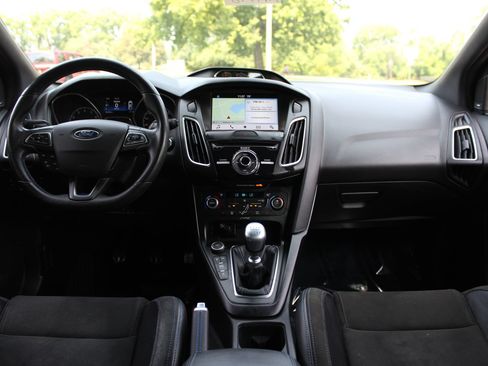Used 2017 Ford Focus RS AWD/4WD image 12