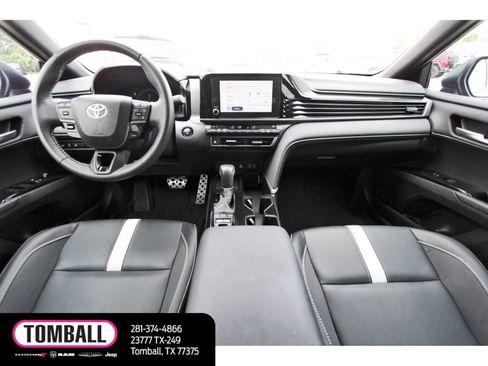 Used 2025 Toyota Camry SE w/ Convenience Package FWD image 10