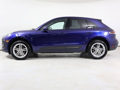 Used 2025 Porsche Macan image 2