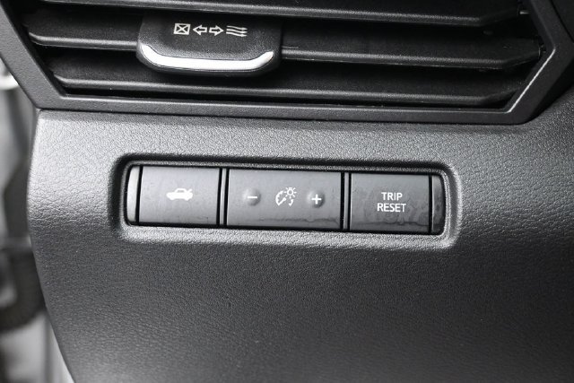 Used 2024 Nissan Altima 2.5 SV FWD image 18