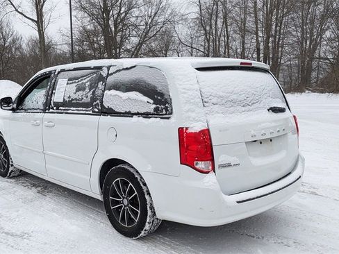Used 2015 Dodge Grand Caravan SE image 5
