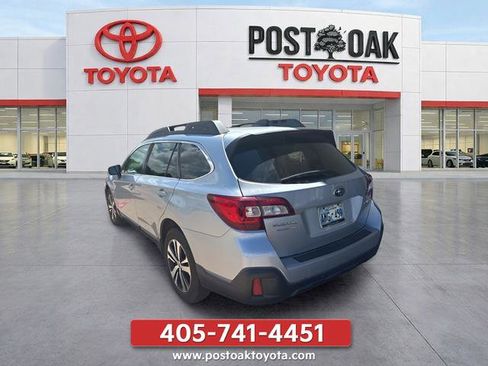 Used 2019 Subaru Outback 2.5i Limited AWD/4WD image 3