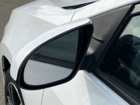Used 2016 Toyota Corolla LE FWD image 11