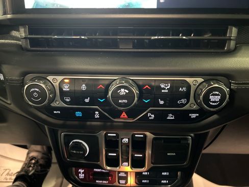 Used 2025 Jeep Wrangler Unlimited Rubicon 4xe w/ Safety Group image 19