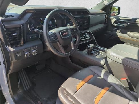 Used 2024 GMC Sierra 1500 AT4 w/ Technology Package AWD/4WD image 8