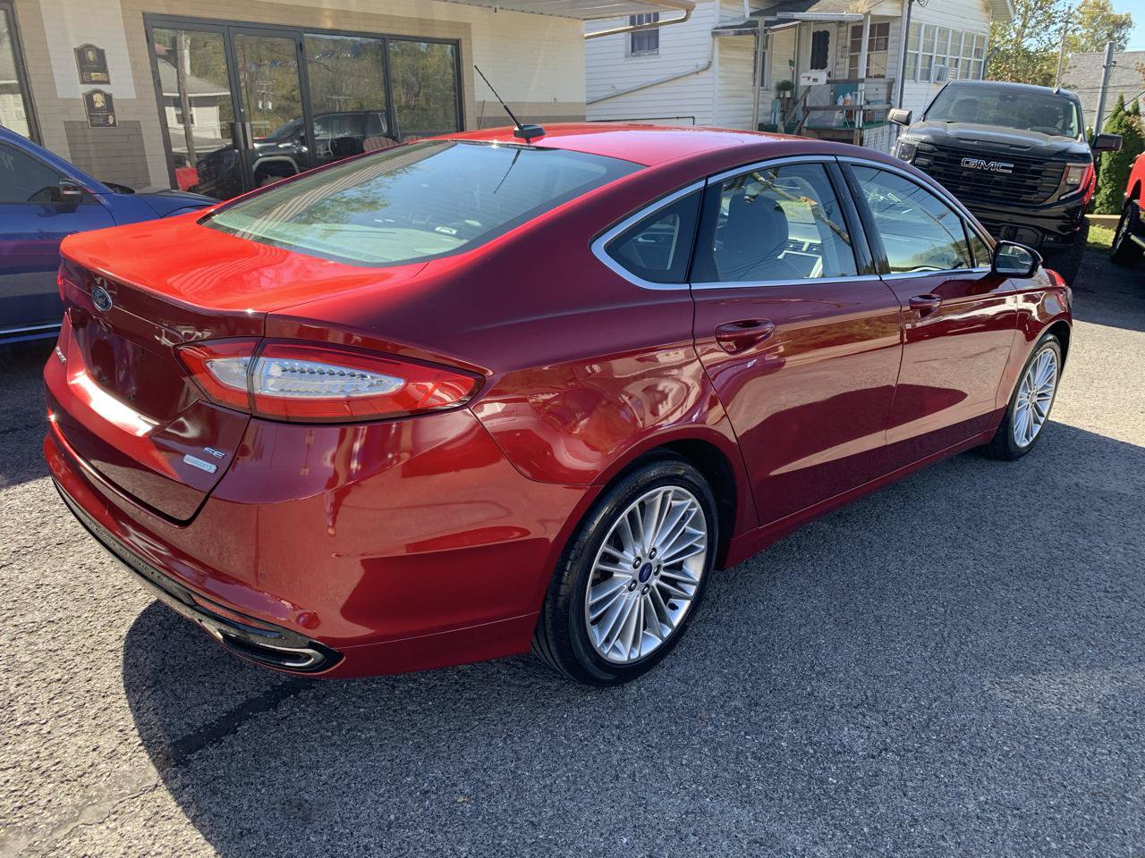 Used 2016 Ford Fusion SE w/ Equipment Group 202A FWD image 5