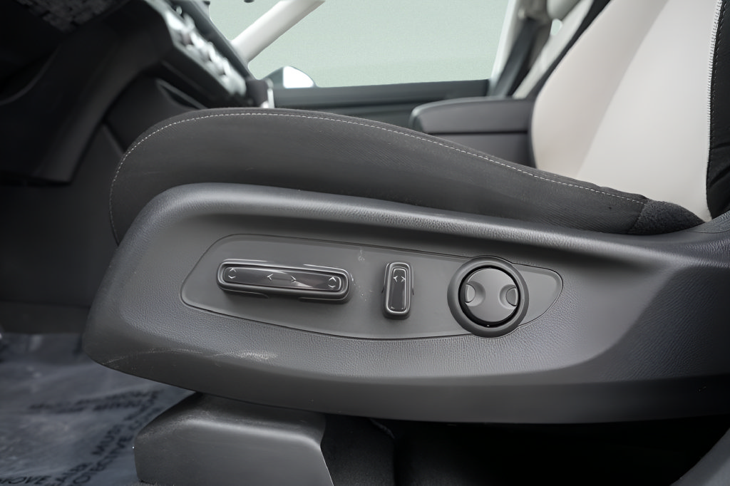 Used 2025 Honda CR-V EX image 21