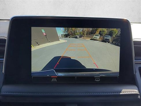 Used 2023 GMC Yukon SLE image 14