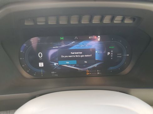 Certified 2025 Volvo XC90 T8 Plus w/ Protection Package Premier image 31