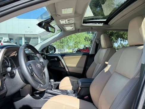 Used 2014 Toyota RAV4 Limited w/ Technology Package AWD/4WD image 13