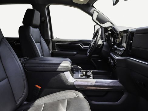 Used 2024 Chevrolet Silverado 3500 LTZ image 37