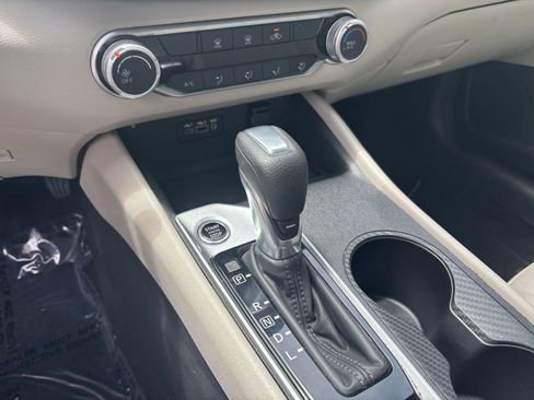 Used 2025 Nissan Altima 2.5 SV FWD image 36