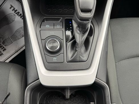 Used 2024 Toyota RAV4 LE image 20