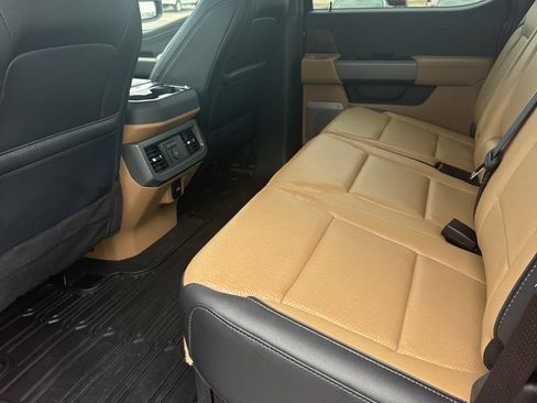 Used 2026 Ford F250 Lariat w/ Black Appearance Package image 5