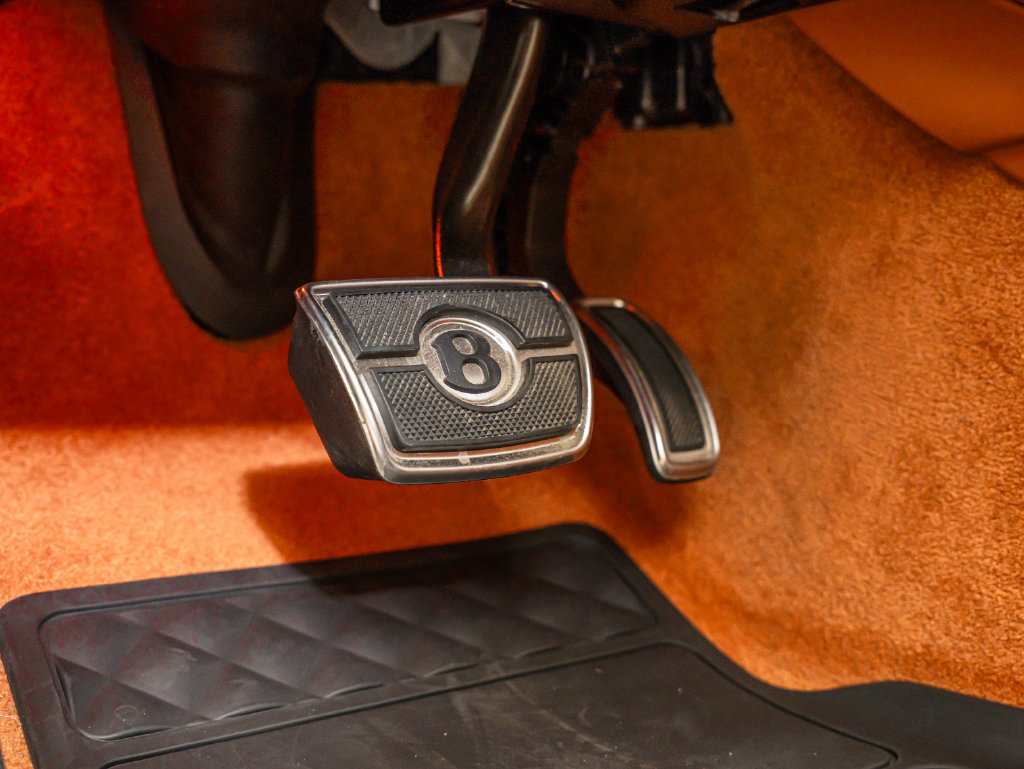 Used 2022 Bentley Bentayga AWD/4WD image 50